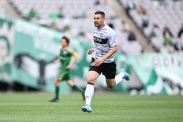 巴萨官方社媒晒猫咪形象新吉祥物