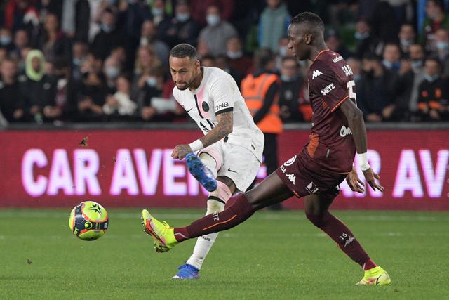 布莱克尼40+11同曦力克四川 北控送宁波11连败